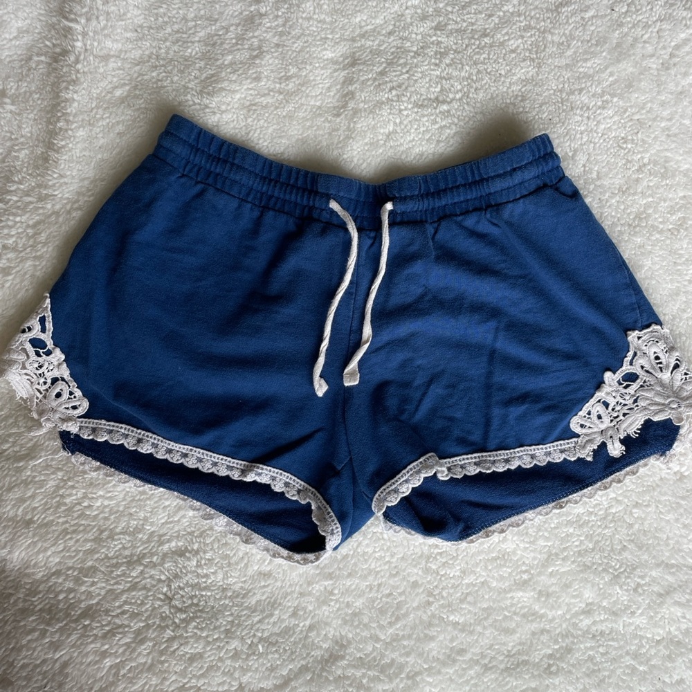 BLUE SHORTS W/ LACE TRIM - M